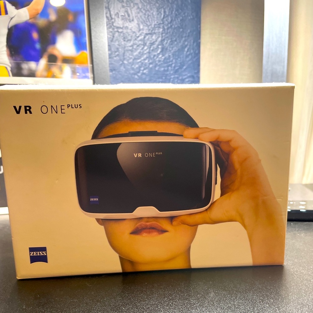 ZEISS VR One Plus Virtual Reality Headset